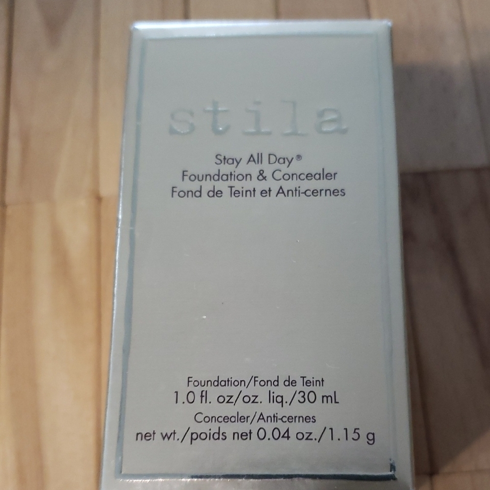 Stila Stay All Day Foundation & Concealer in Silver Packaging